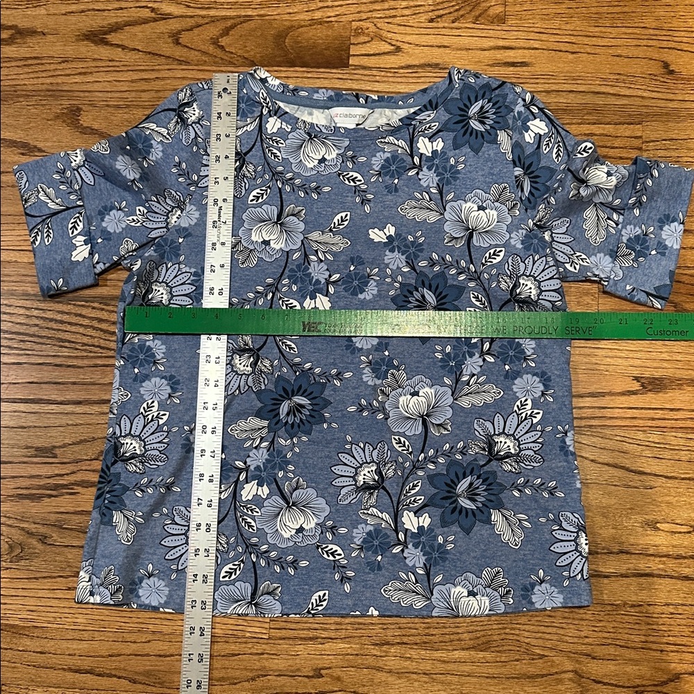 Liz Claiborne Blue Floral Shirt Cuffed Sleeves Read Description - Picture 3 of 7